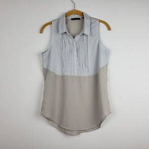 Violet & Claire Sleeveless Button Down Blouse Top